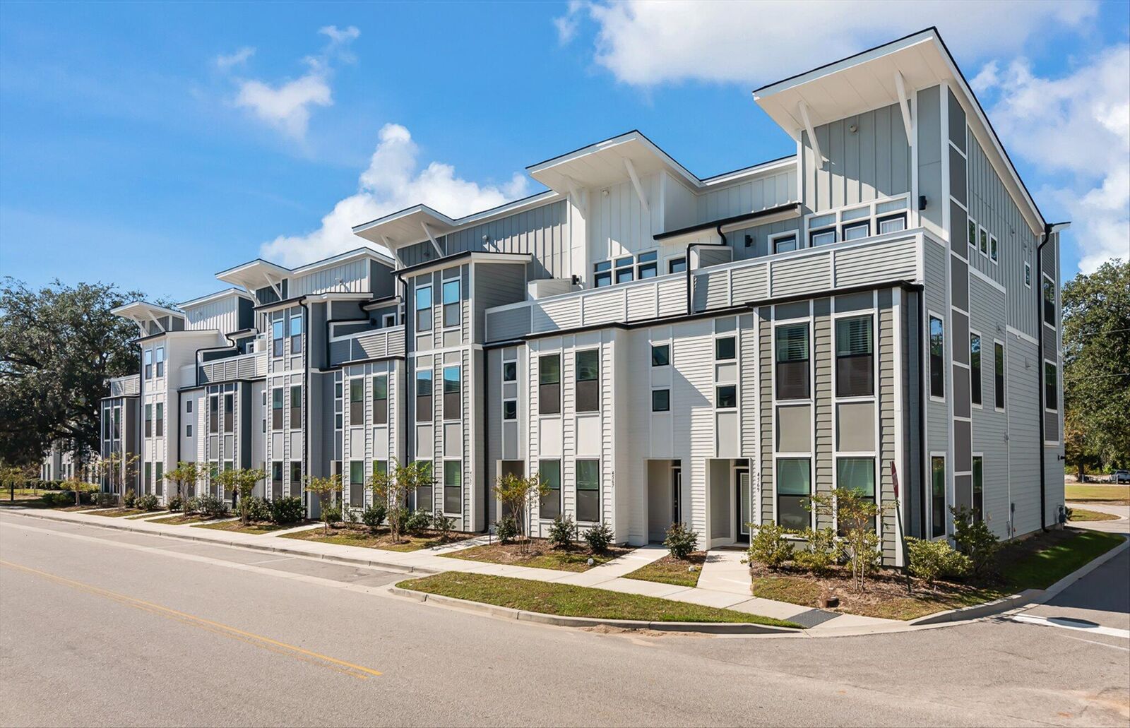 Property Photo: 4597 Mixson Avenue SC 29405