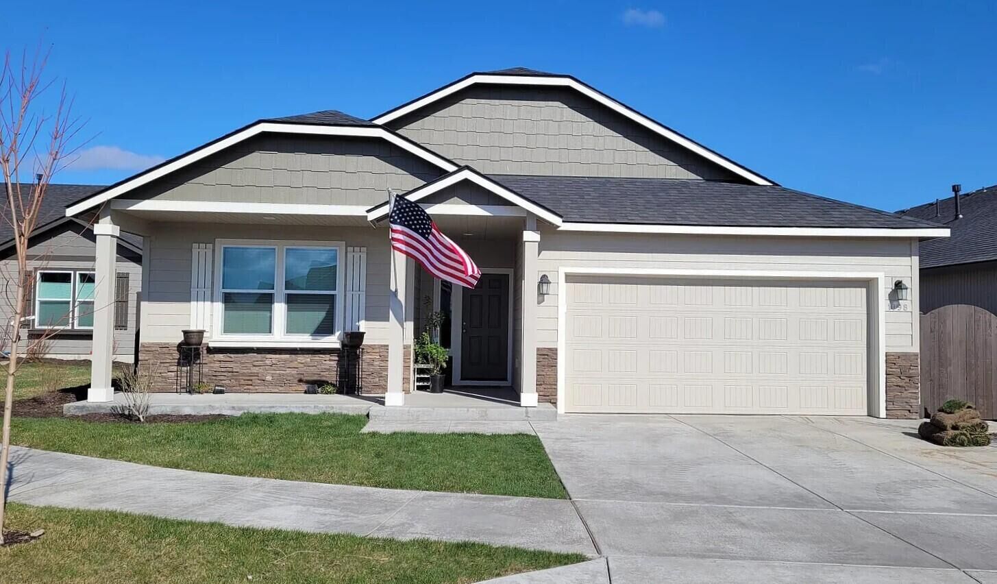 Property Photo:  1098 NW 24th Lane  OR 97756 