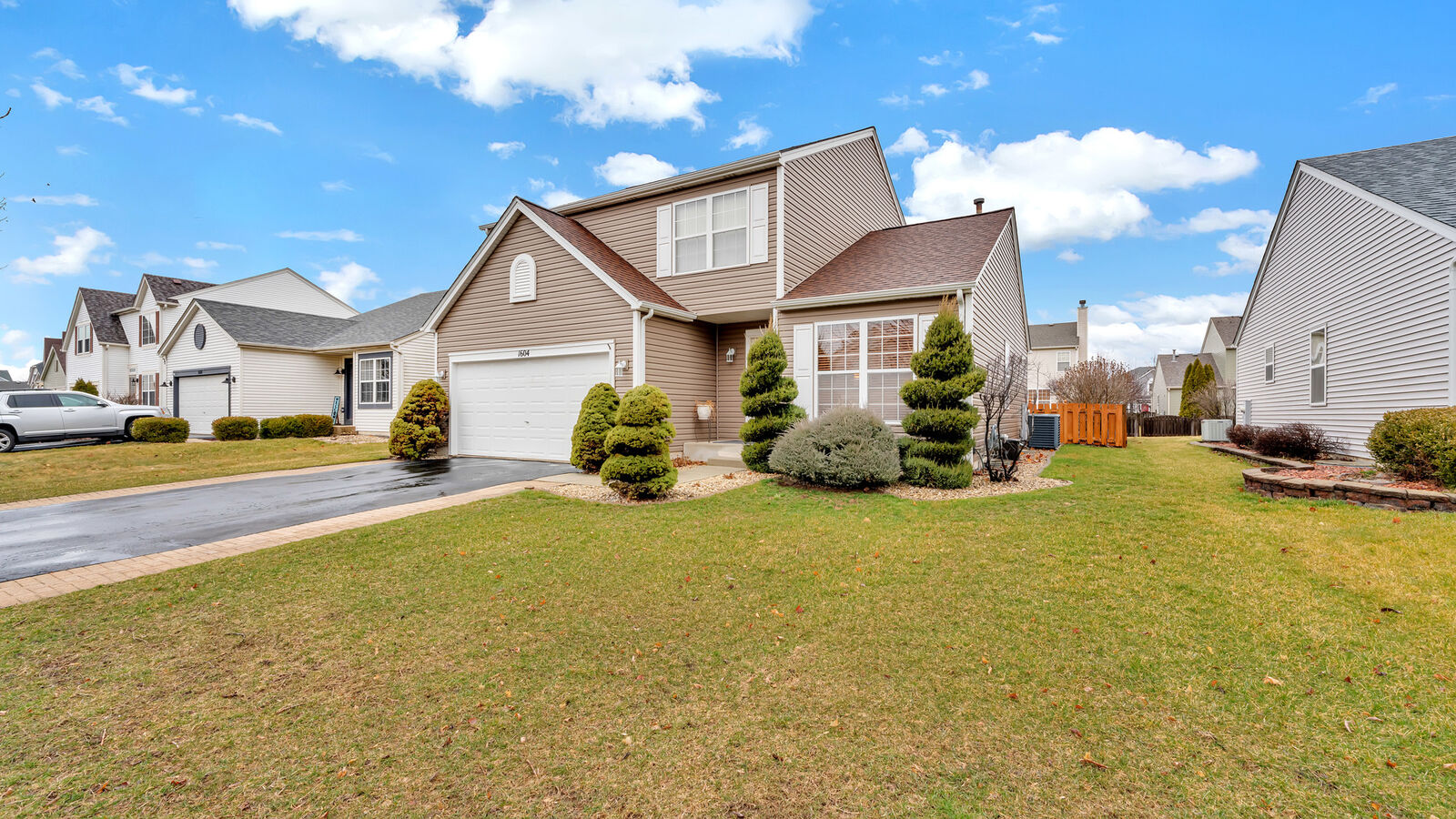 Property Photo:  1604 Lavender Drive  IL 60446 