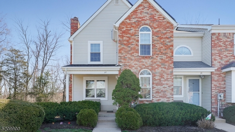 Property Photo:  27 Chetwood Ct  NJ 08844 