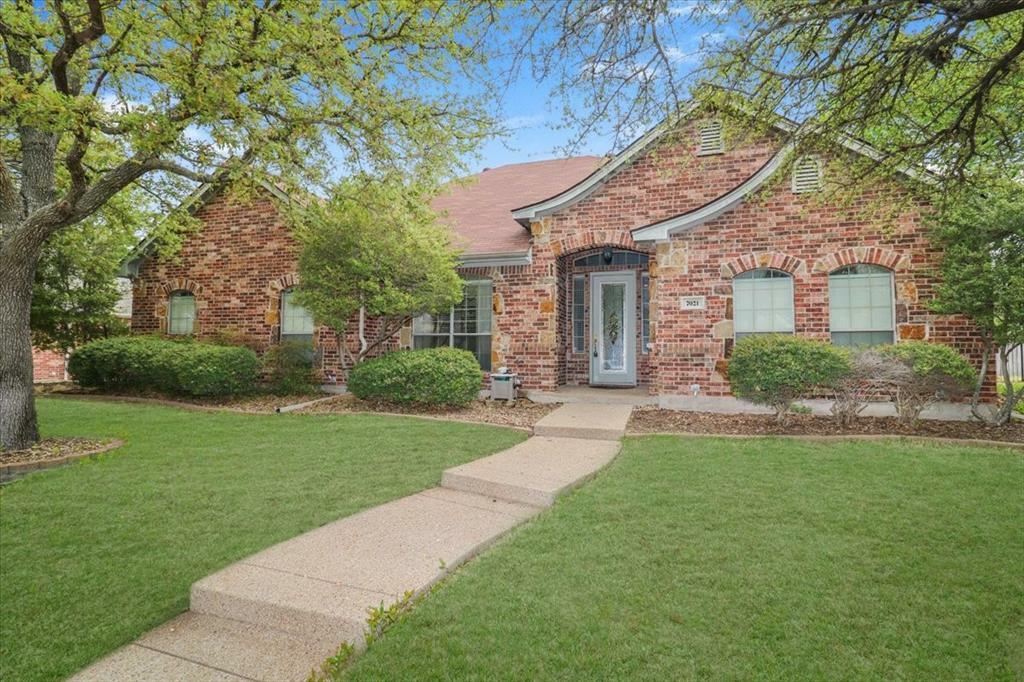 Property Photo:  7021 Brierhollow Court  TX 76132 