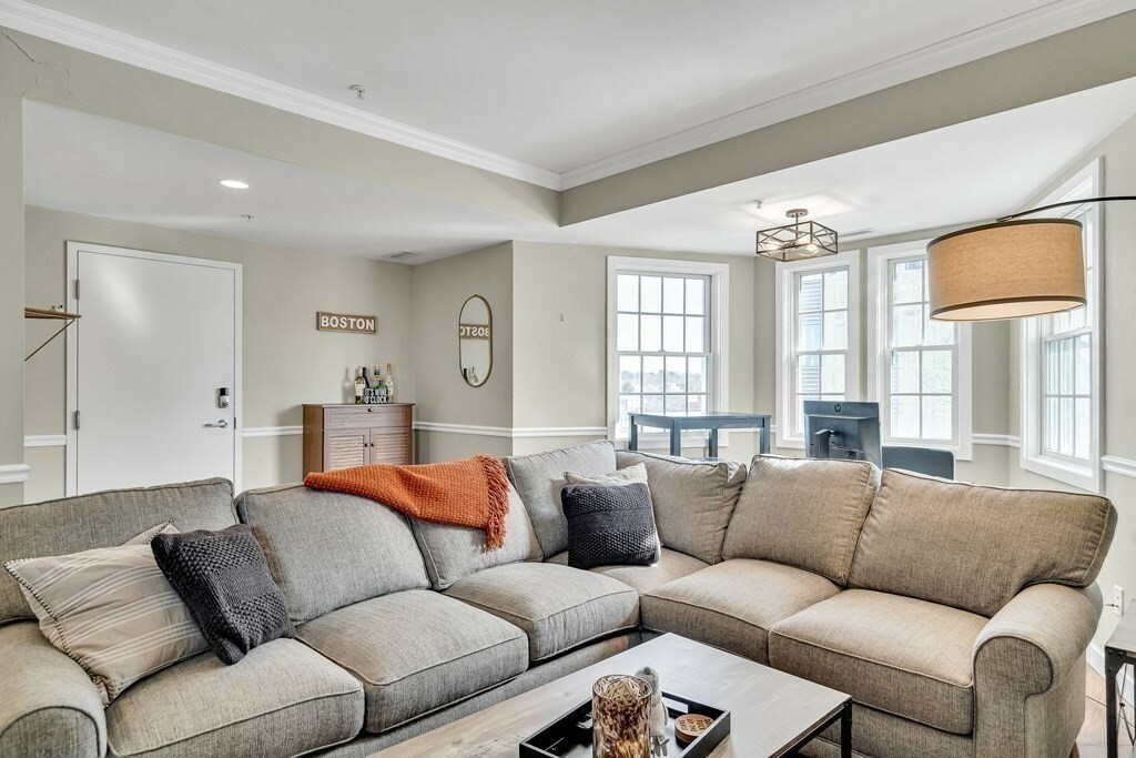 Property Photo: 69 Galen St 5 MA 02472