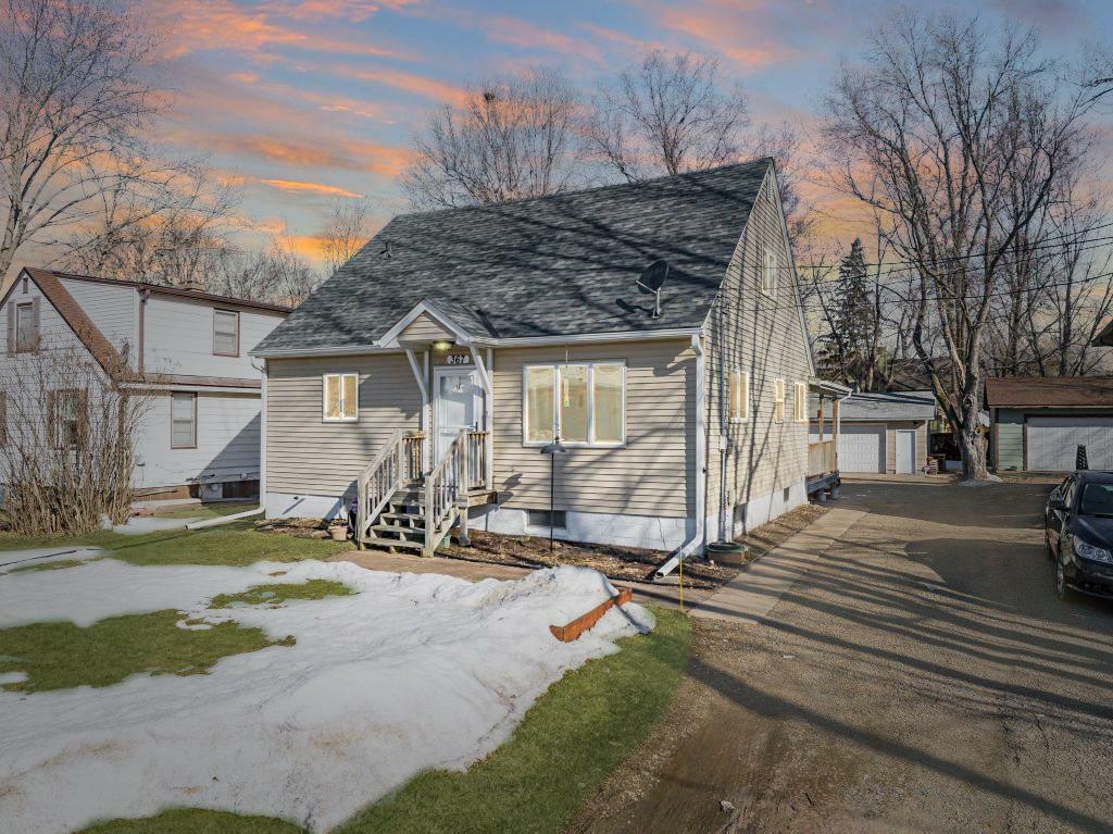 Property Photo:  367 1st Avenue NW  MN 55025 