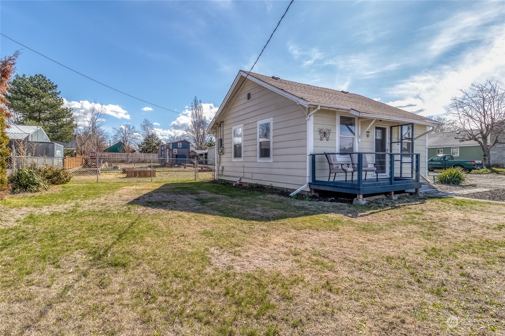 Property Photo: 143 Union Street WA 99362