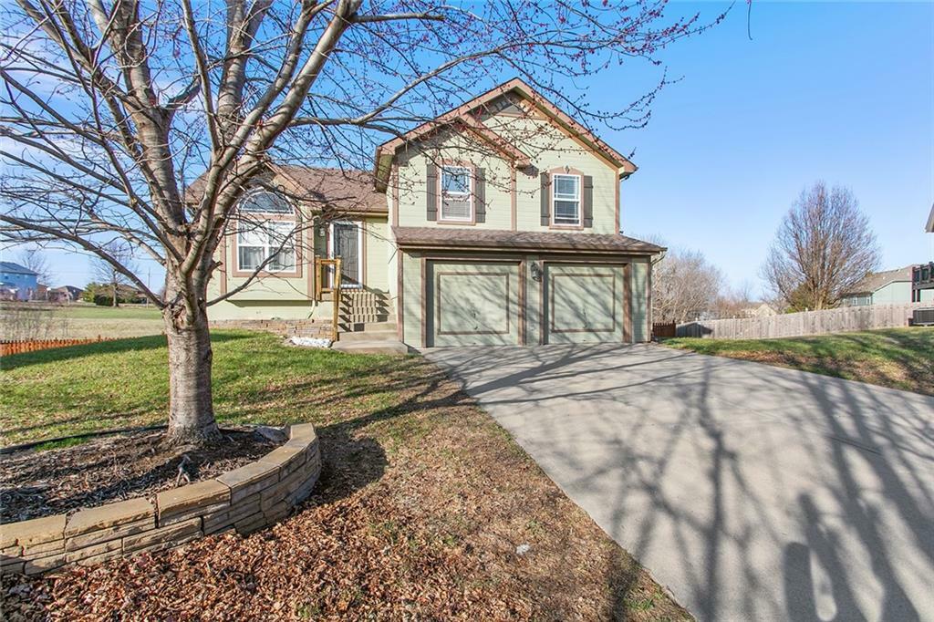 Property Photo:  11505 N Ewing Avenue  MO 64156 