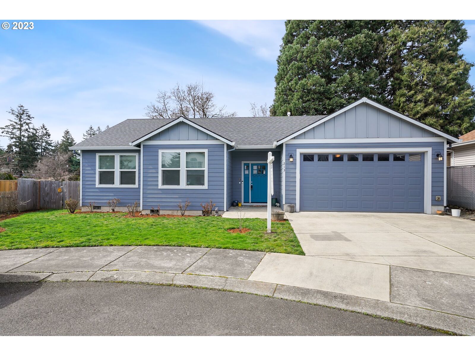 Property Photo:  213 NE 132nd Ct  OR 97230 
