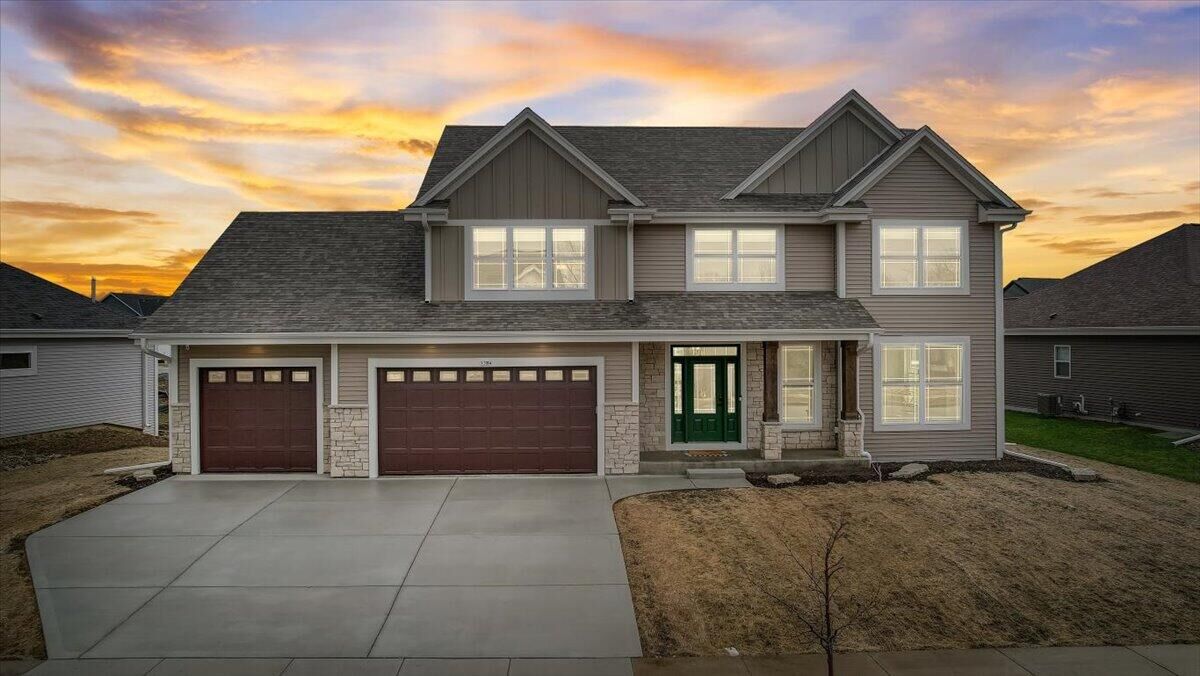 Property Photo:  1394 Bluestem Trl  WI 53066 