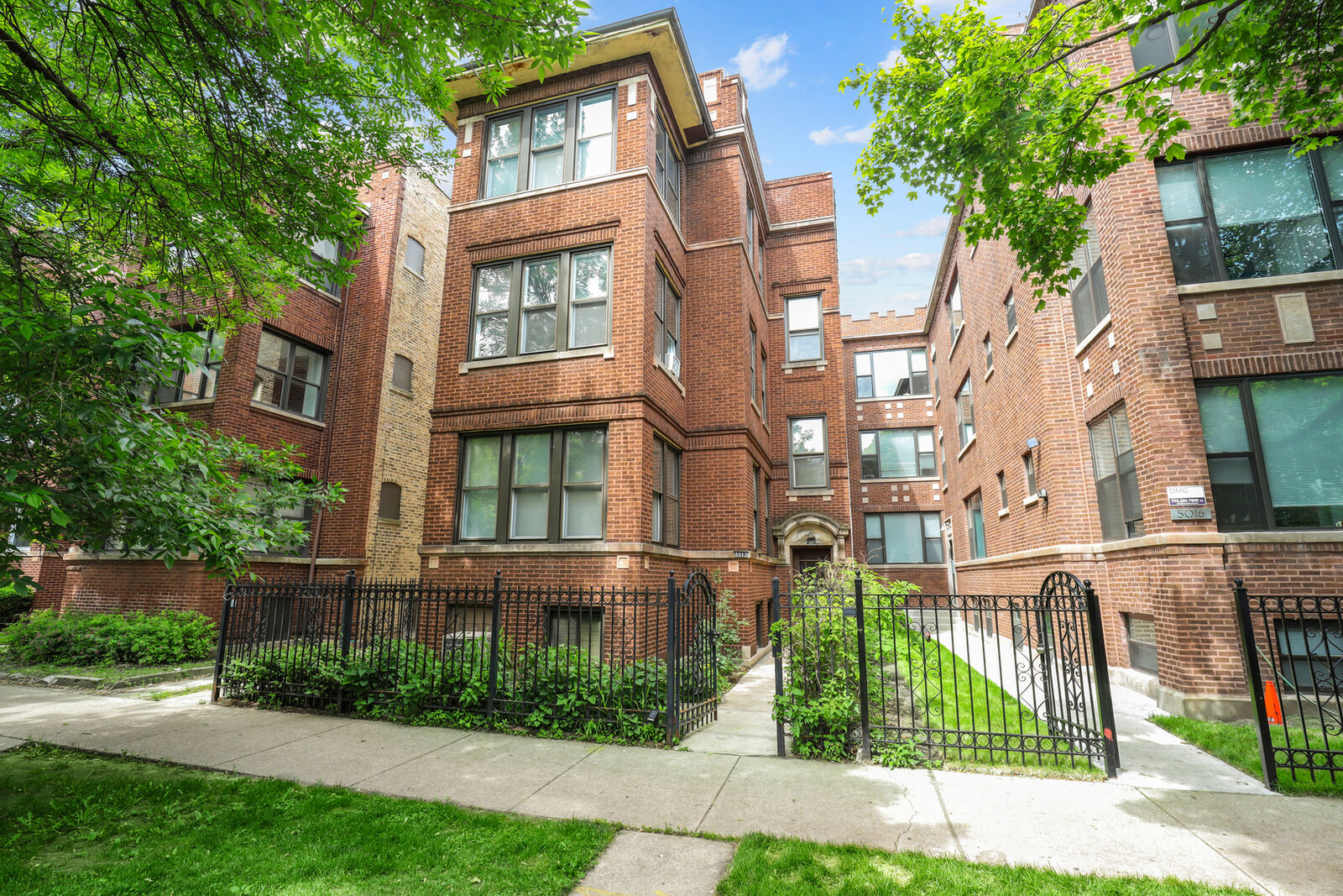 Property Photo:  5012 N Winchester Avenue 1  IL 60640 