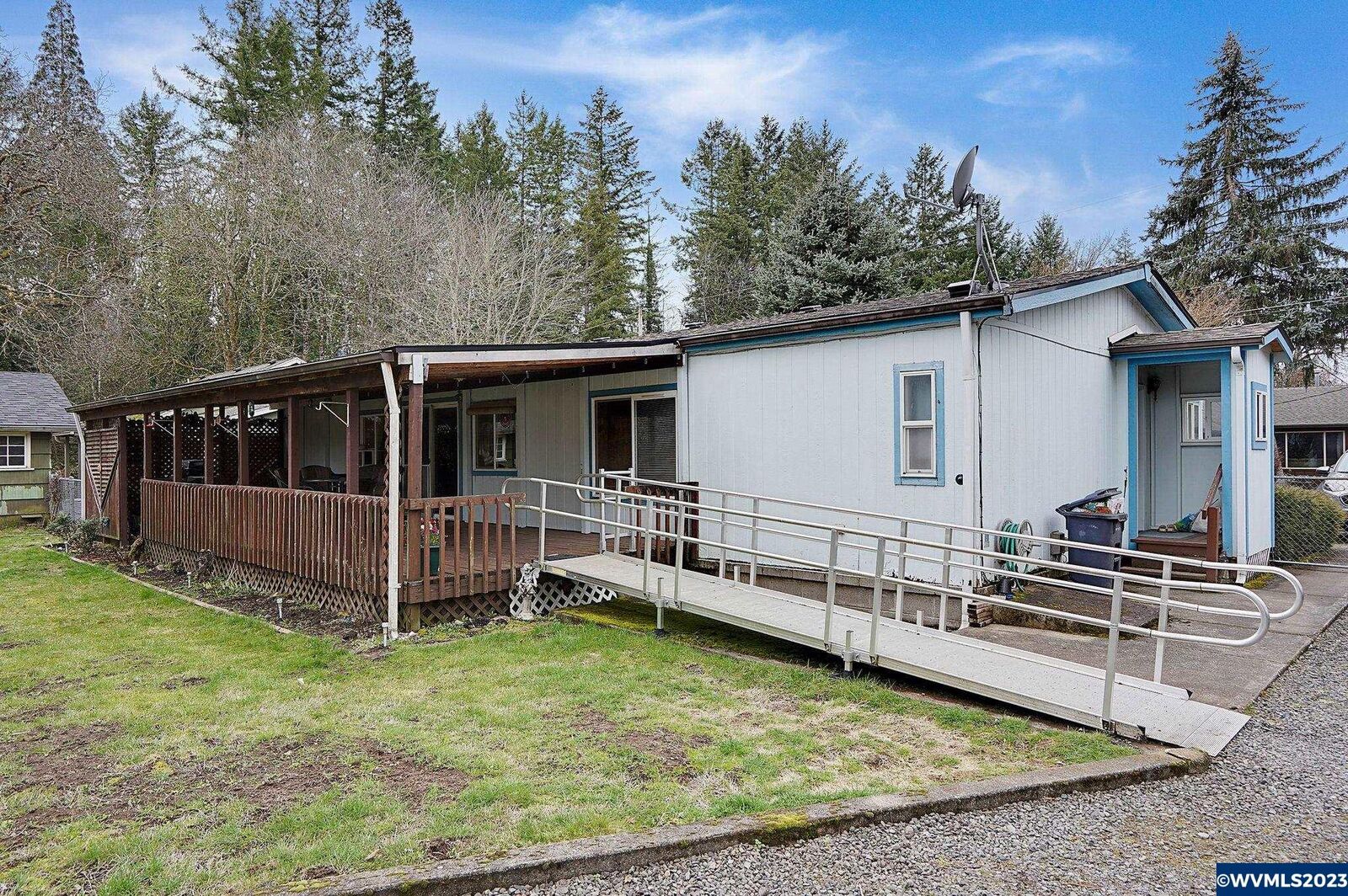 Property Photo:  554 SE 6th Av  OR 97360 