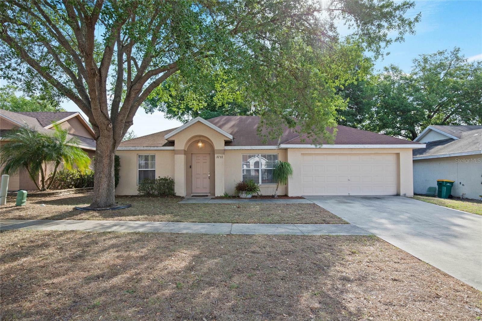 Property Photo:  3711 Meadow Green Drive  FL 32778 