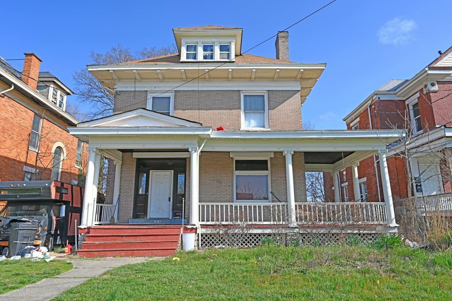 Property Photo: 1816 Brewster Ave OH 45207
