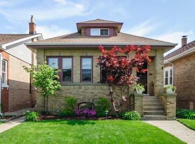 Property Photo:  5729 W Eastwood Avenue  IL 60630 