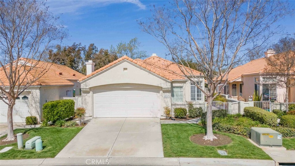 Property Photo:  40265 Corte Peralta  CA 92562 