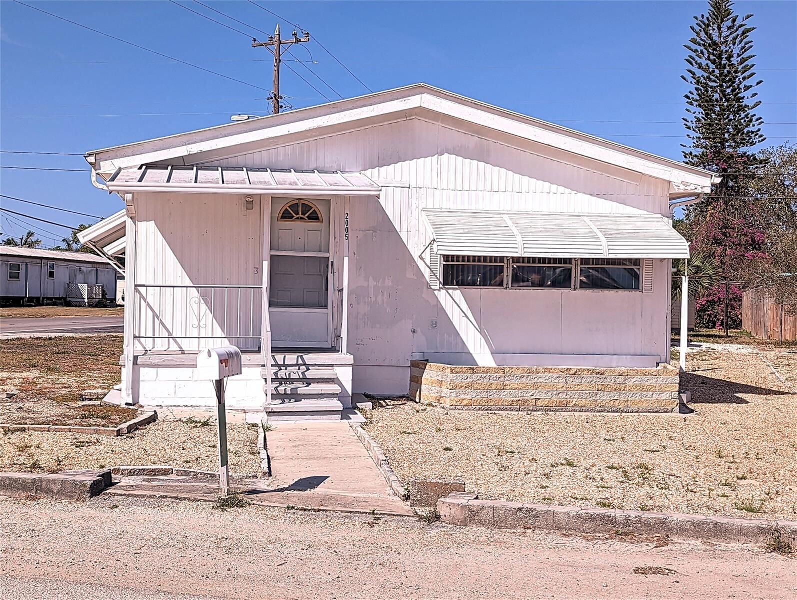 Property Photo:  2005 Melody Drive  FL 34691 
