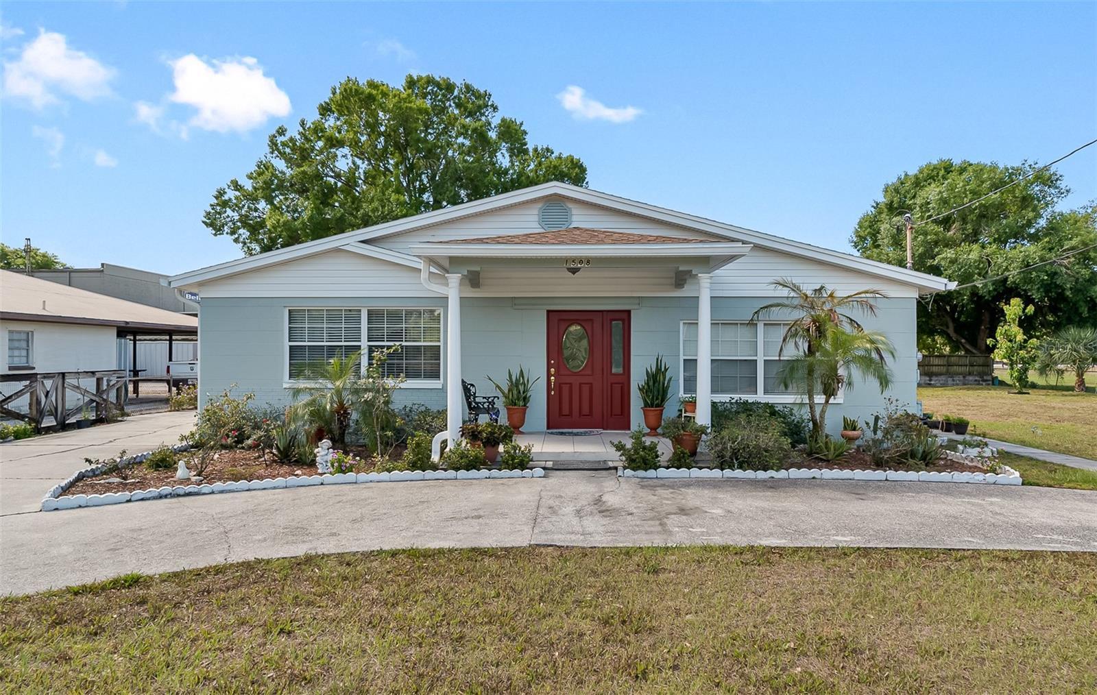Property Photo:  1508 W Rambla Street  FL 33612 