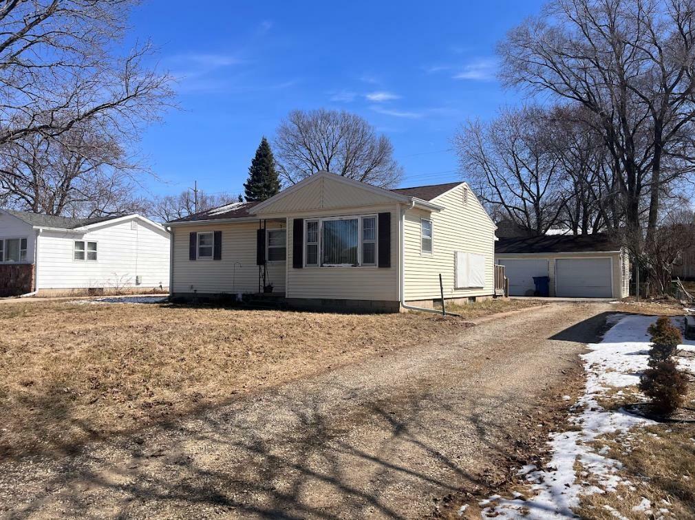 Property Photo:  530 Helmet Avenue  IA 50703 