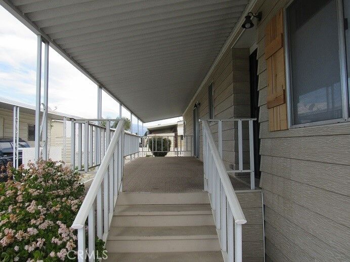 Property Photo: 1525 W Oakland Avenue 92 CA 92543