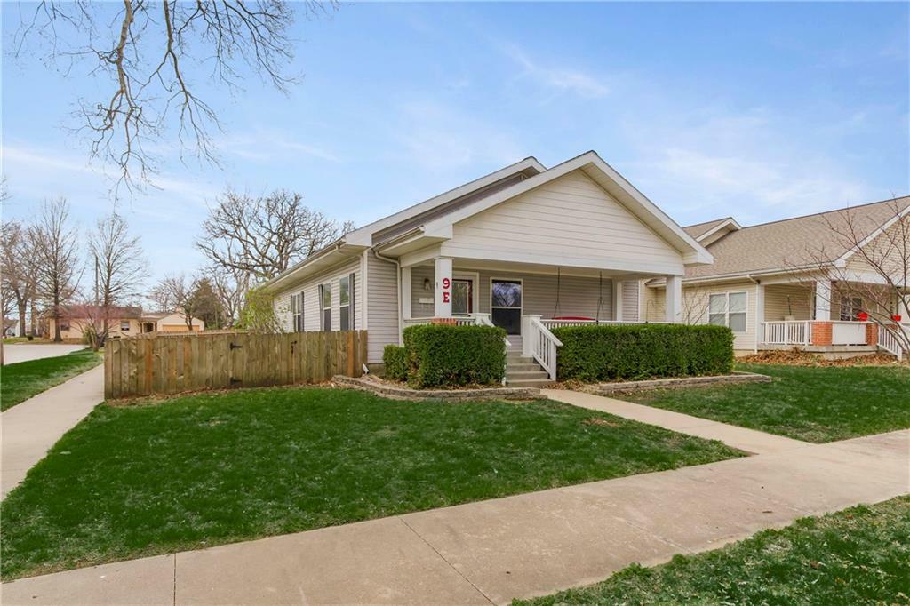 Property Photo:  9 E Osage Street  KS 66071 