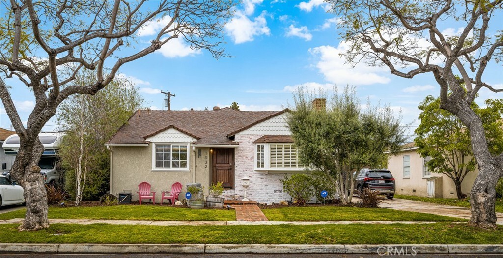 Property Photo:  1932 Montair Avenue  CA 90815 