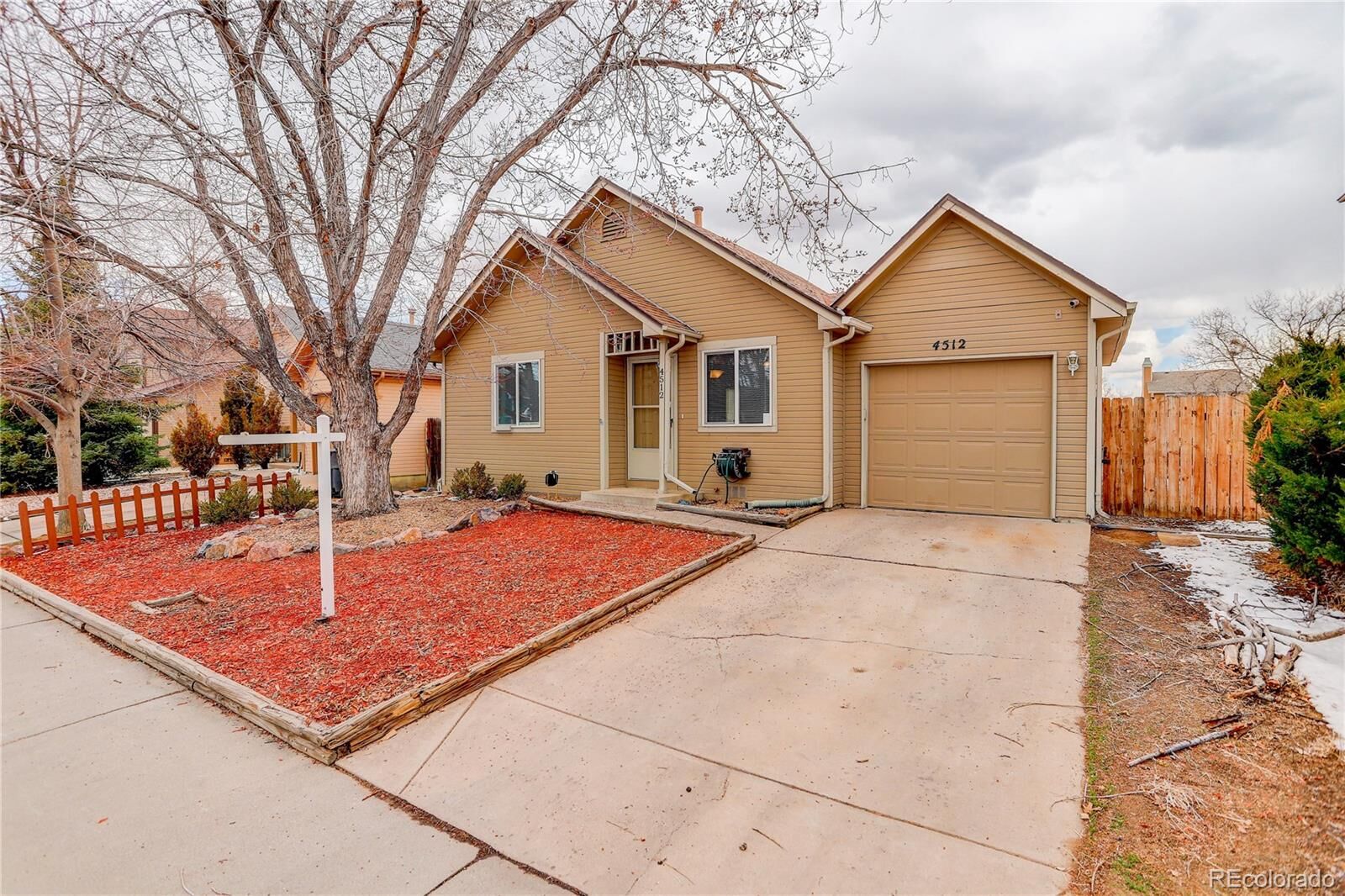 Property Photo: 4512 S Pagosa Circle CO 80015