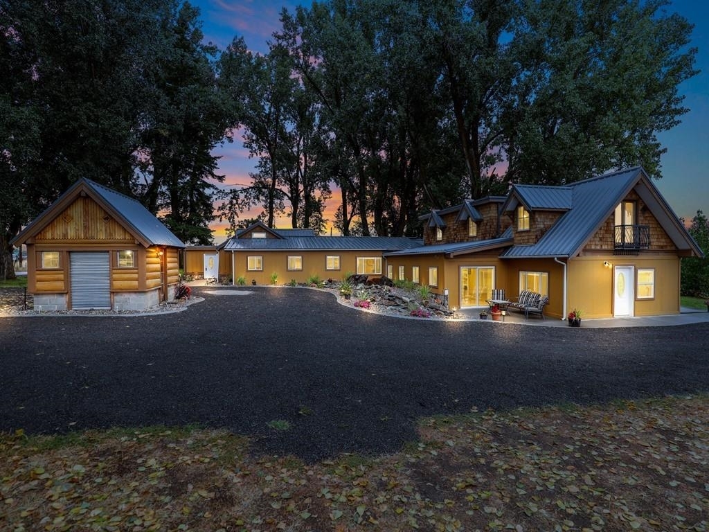 Property Photo:  4503 S Craig Rd  WA 99022 