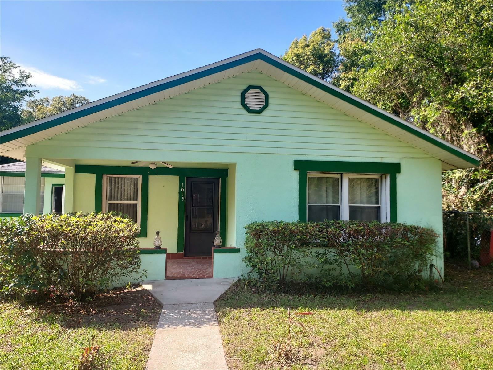 Property Photo:  1015 NW 22nd Avenue  FL 32609 