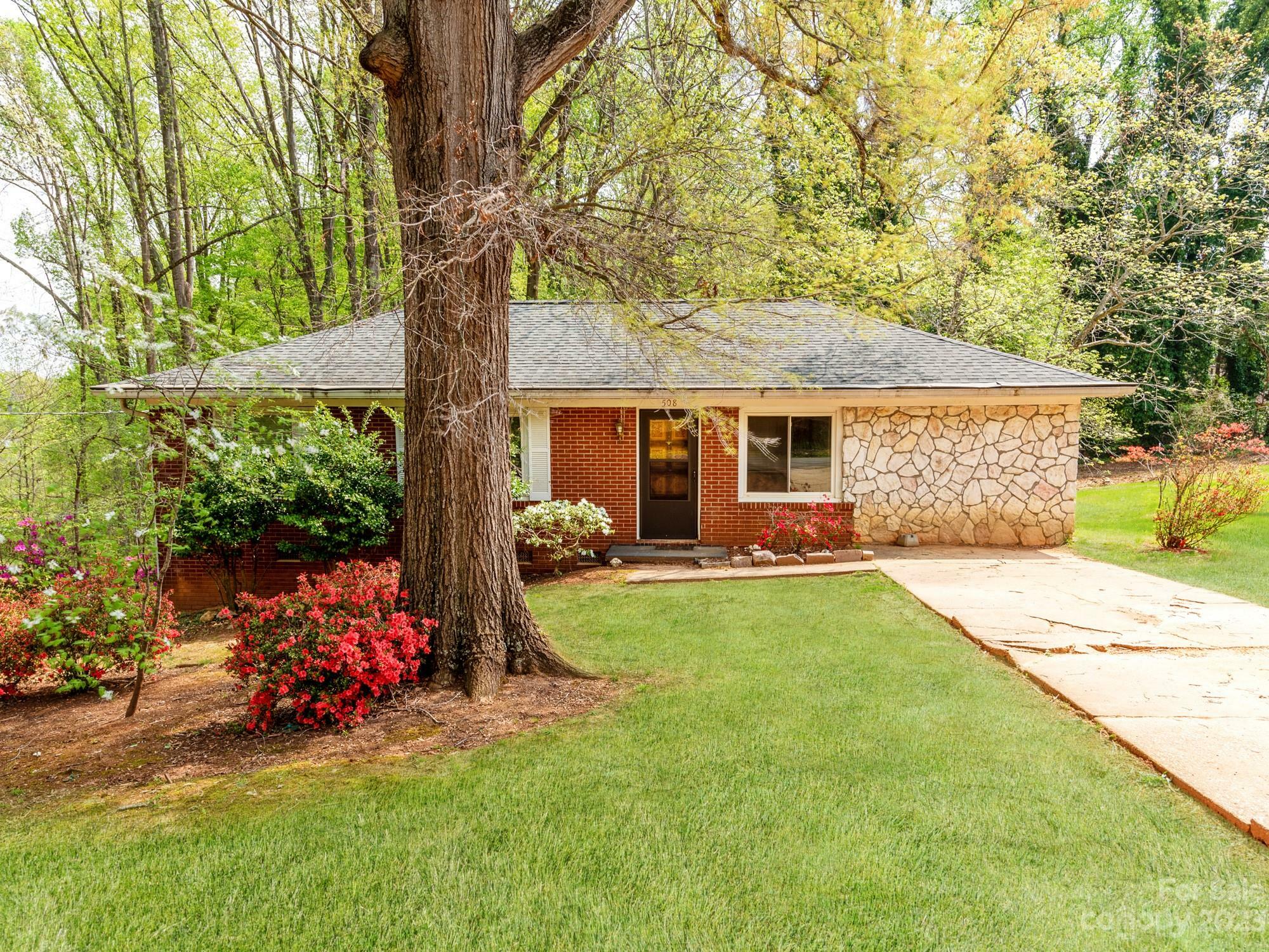 Property Photo: 508 Meadowbrook Road NC 28144