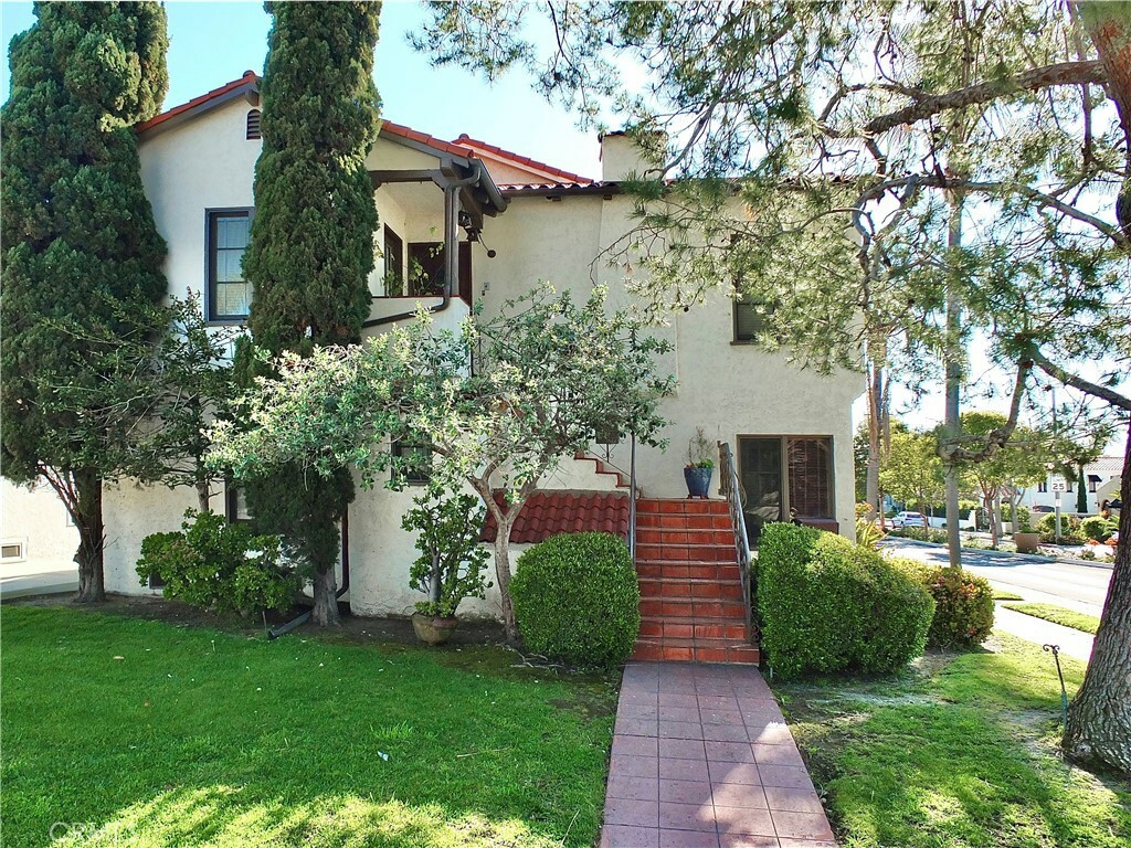 Property Photo: 250 Park Avenue CA 90803