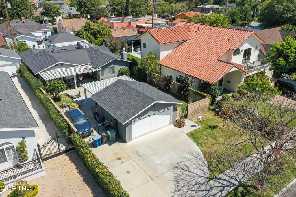 Property Photo: 914 N Evergreen Street CA 91505