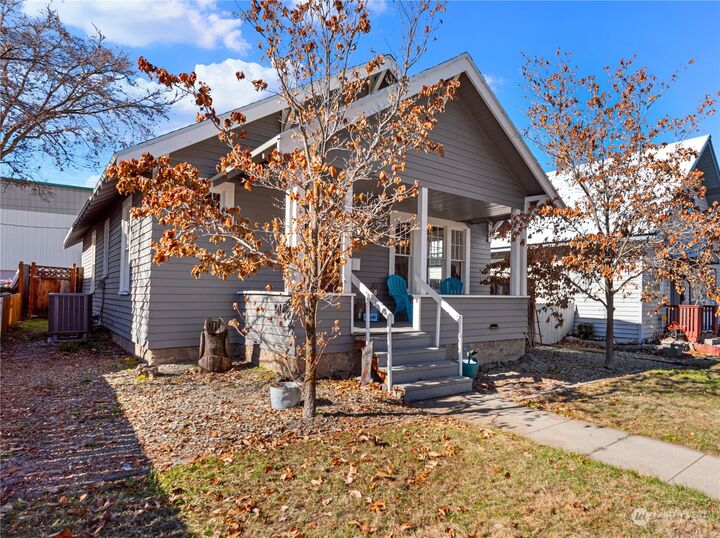 Property Photo:  316 Cottage Avenue  WA 98815 