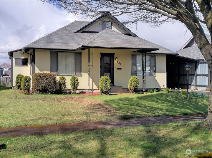 Property Photo: 531 18th Avenue WA 98632