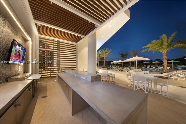 Property Photo: 16385 Biscayne Blvd 7 FL 33160