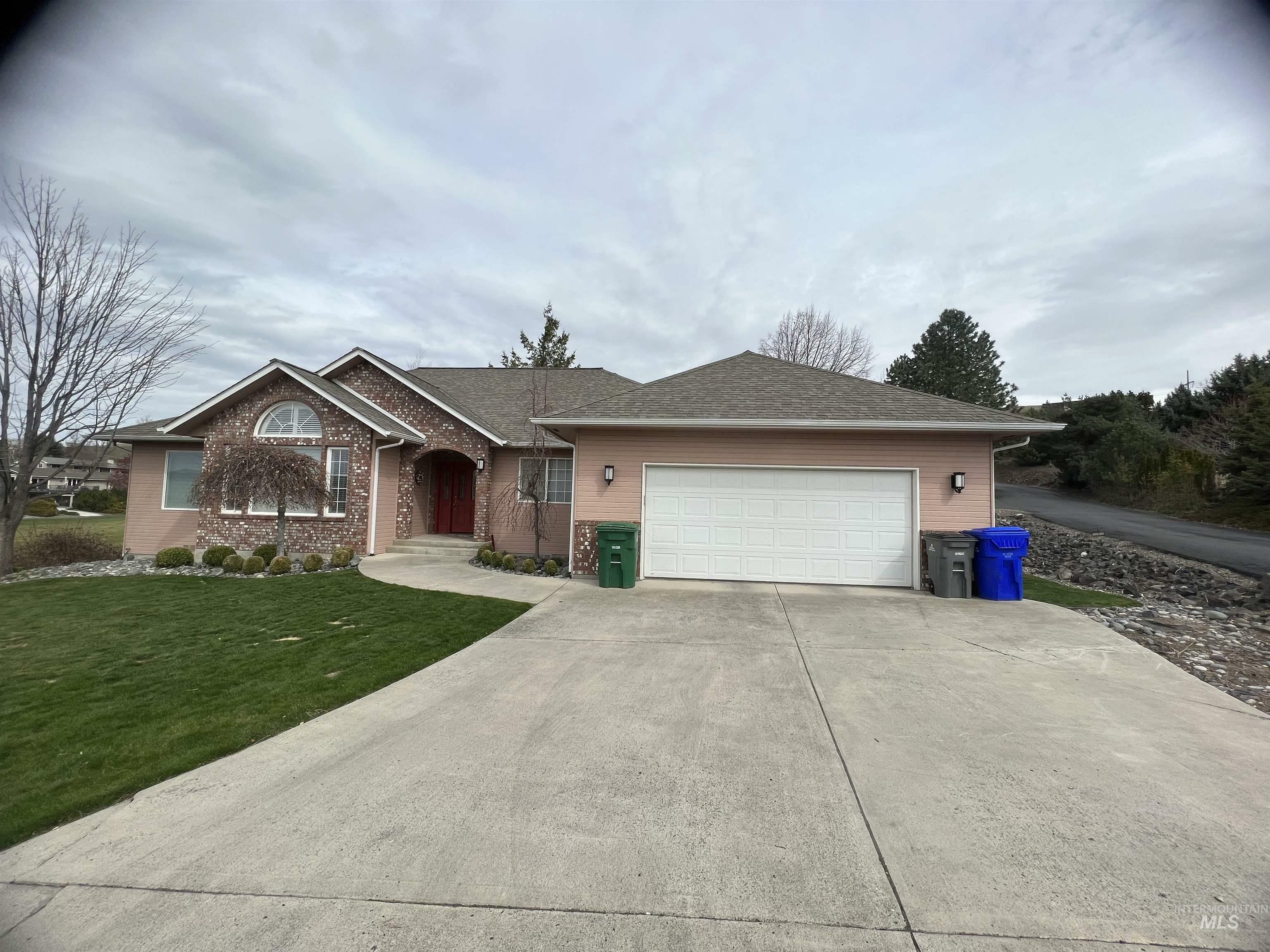 Property Photo: 3760 Country Club Drive ID 83501
