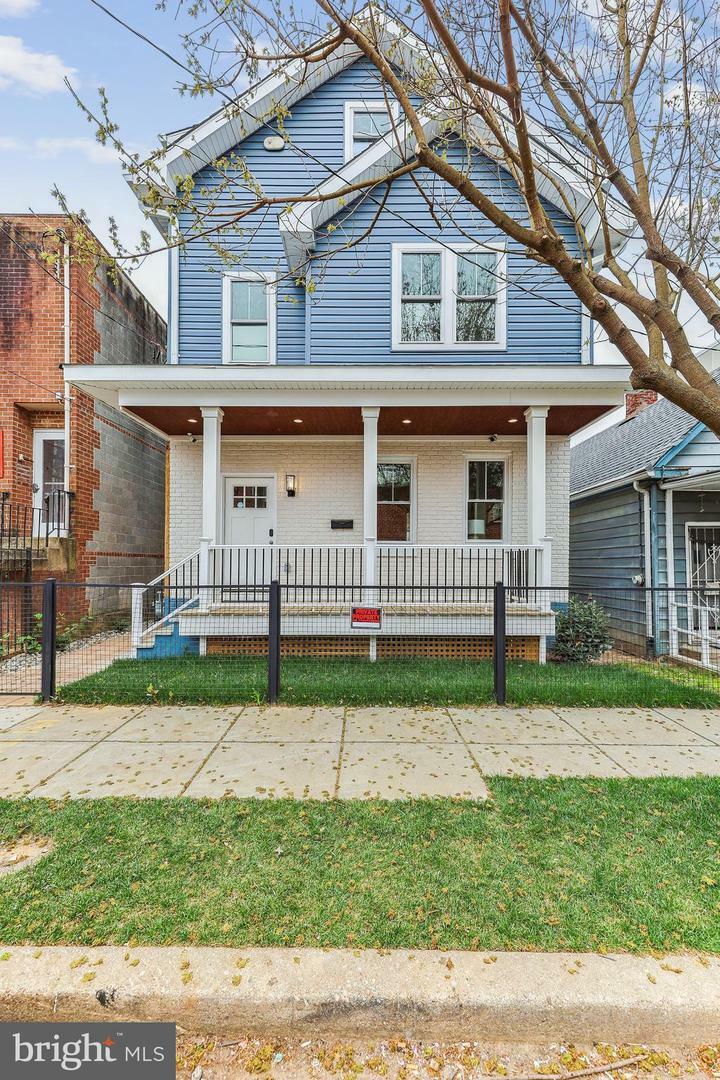 4047 Gault Place NE  Washington DC 20019 photo