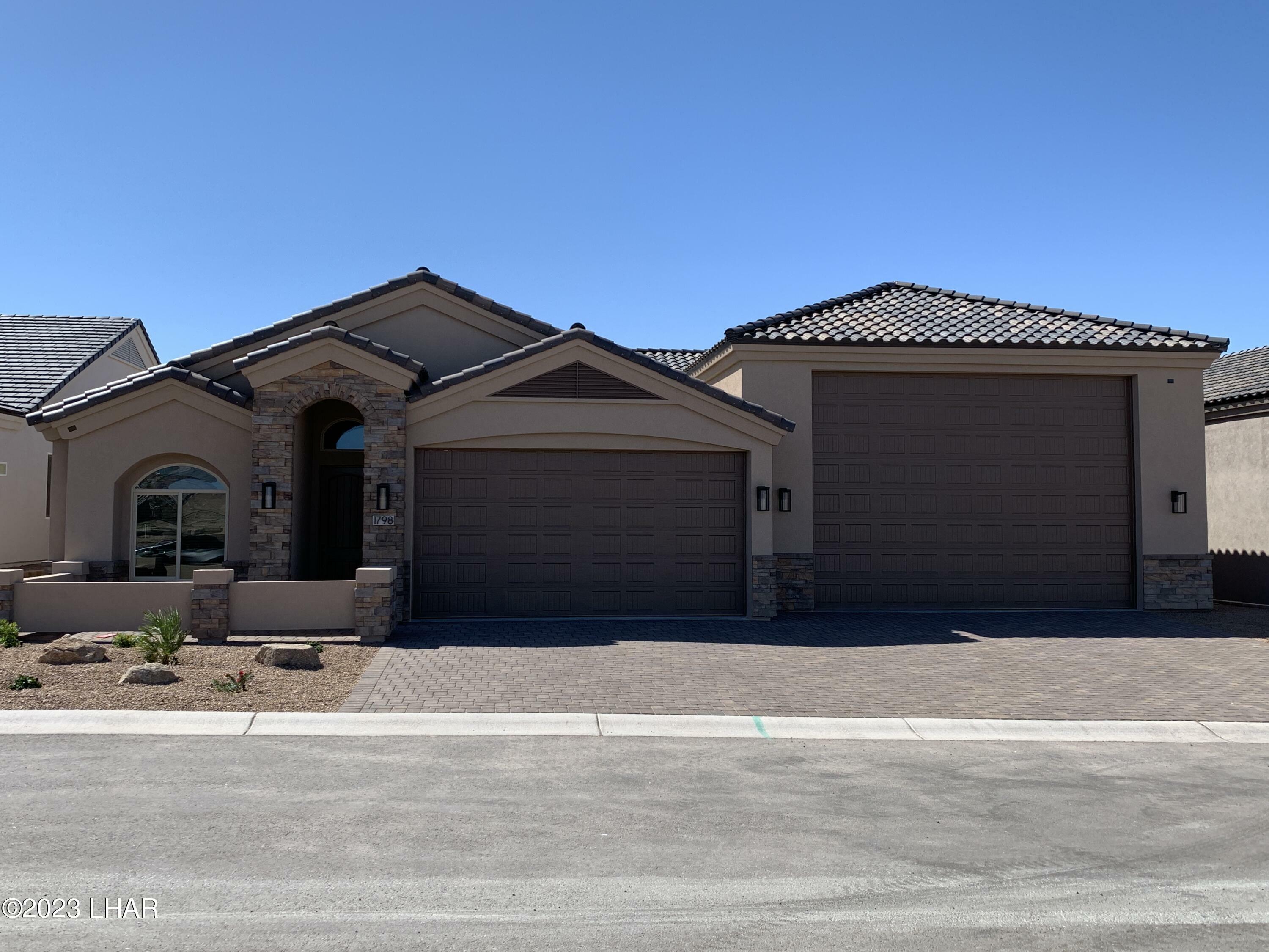 Property Photo:  1798 E Raintree Ave  AZ 86404 