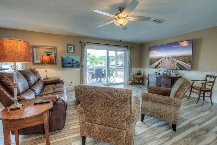 Property Photo: 120 Lantana Avenue FL 32136