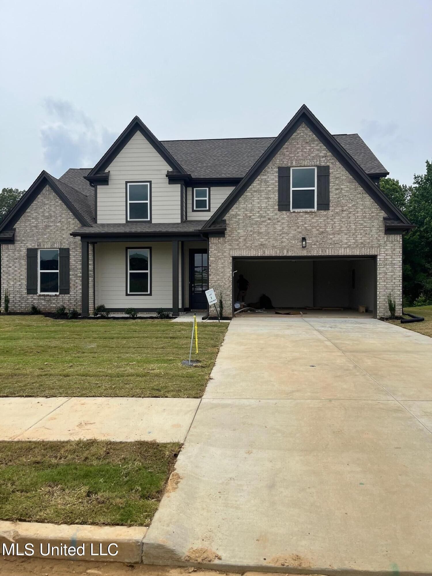 Property Photo: 10196 May Flowers Street MS 38654