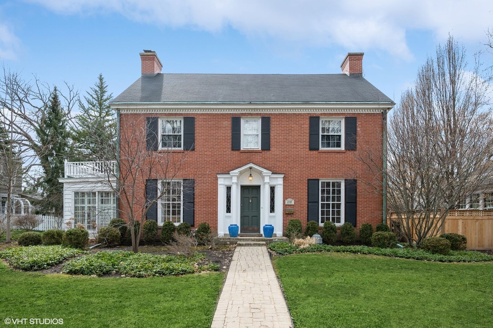 Property Photo: 2720 Grant Street IL 60201