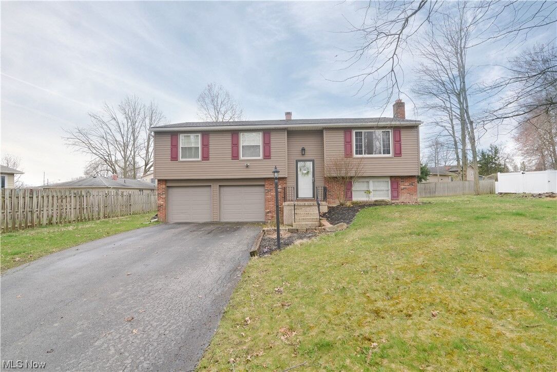Property Photo:  1934 Burr Oaks Court  OH 44515 