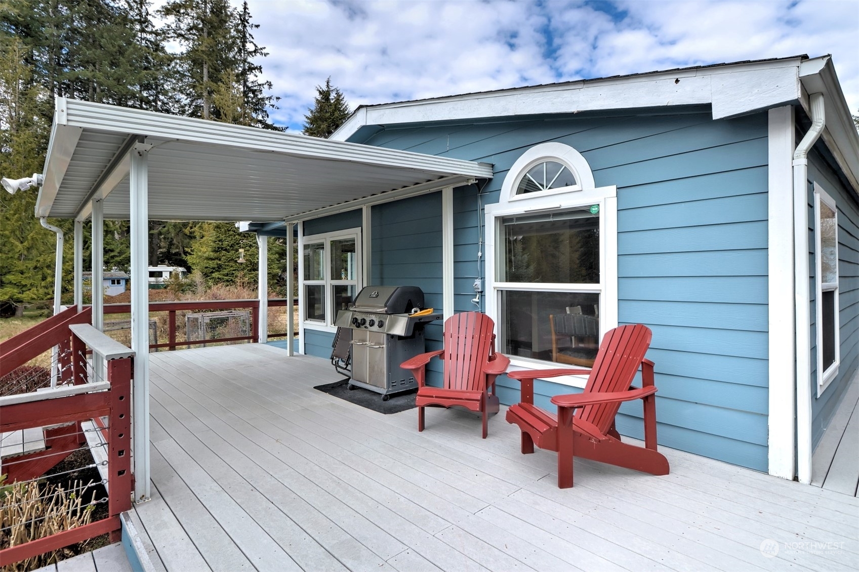 Property Photo:  1611 E Timberlake Drive W  WA 98584 