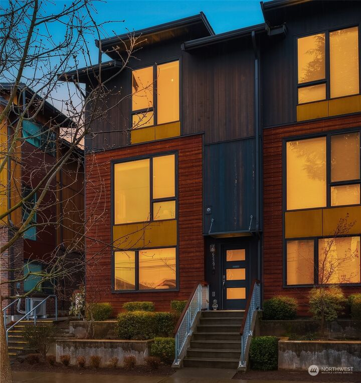 6529 A 34th Avenue NE  Seattle WA 98115 photo