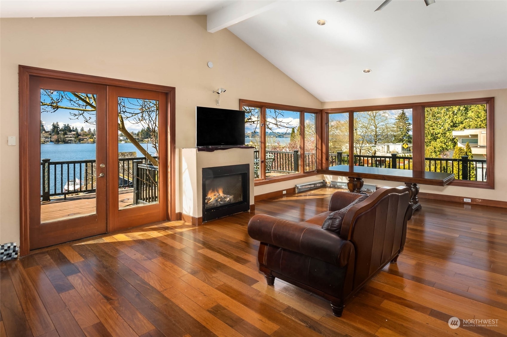 Property Photo:  4538 Lake Washington Boulevard NE  WA 98033 