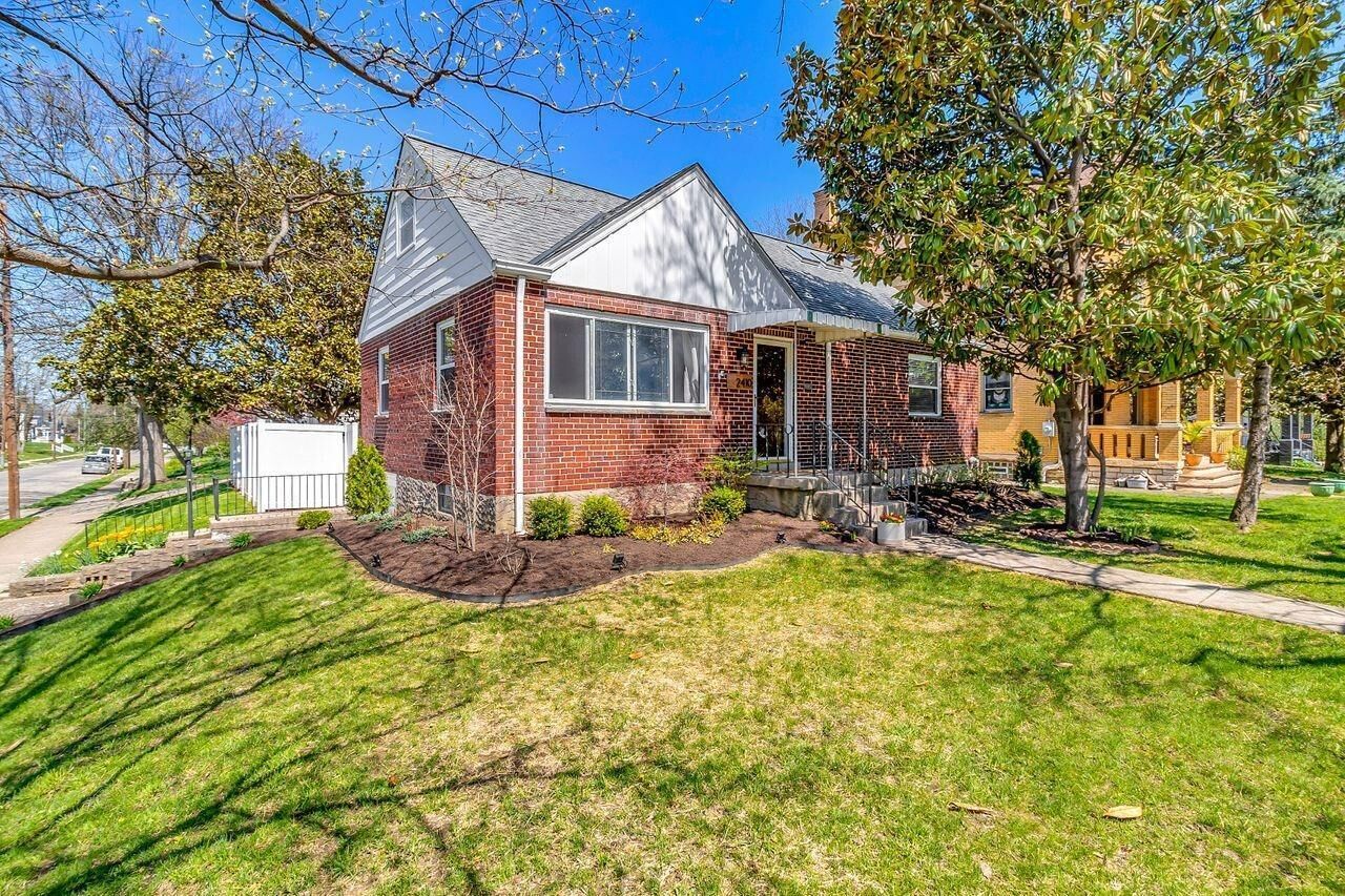 Property Photo: 2410 Hudson Ave OH 45212