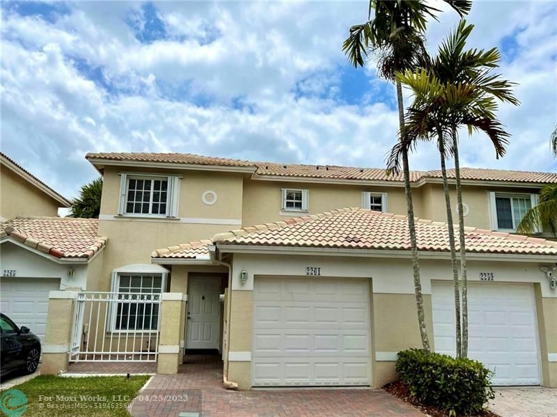 Property Photo:  2261 NW 170th Ave  FL 33028 