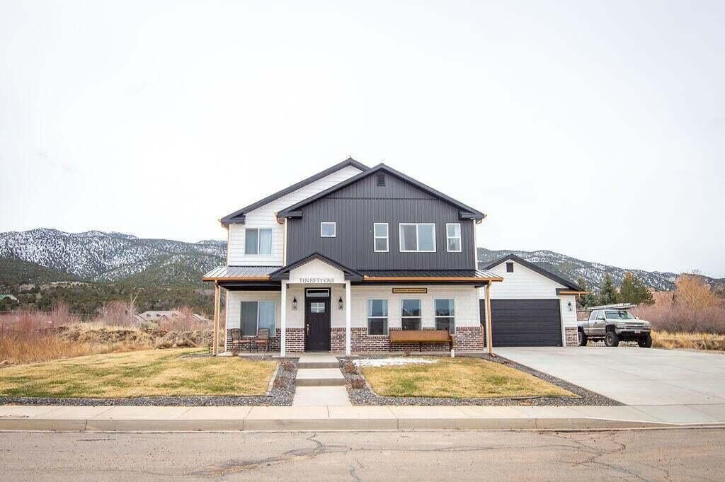 Property Photo:  1051 W 375 S  UT 84761 