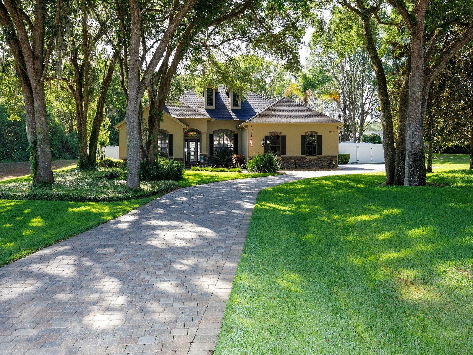 Property Photo: 24102 Plymouth Hollow Circle FL 32776