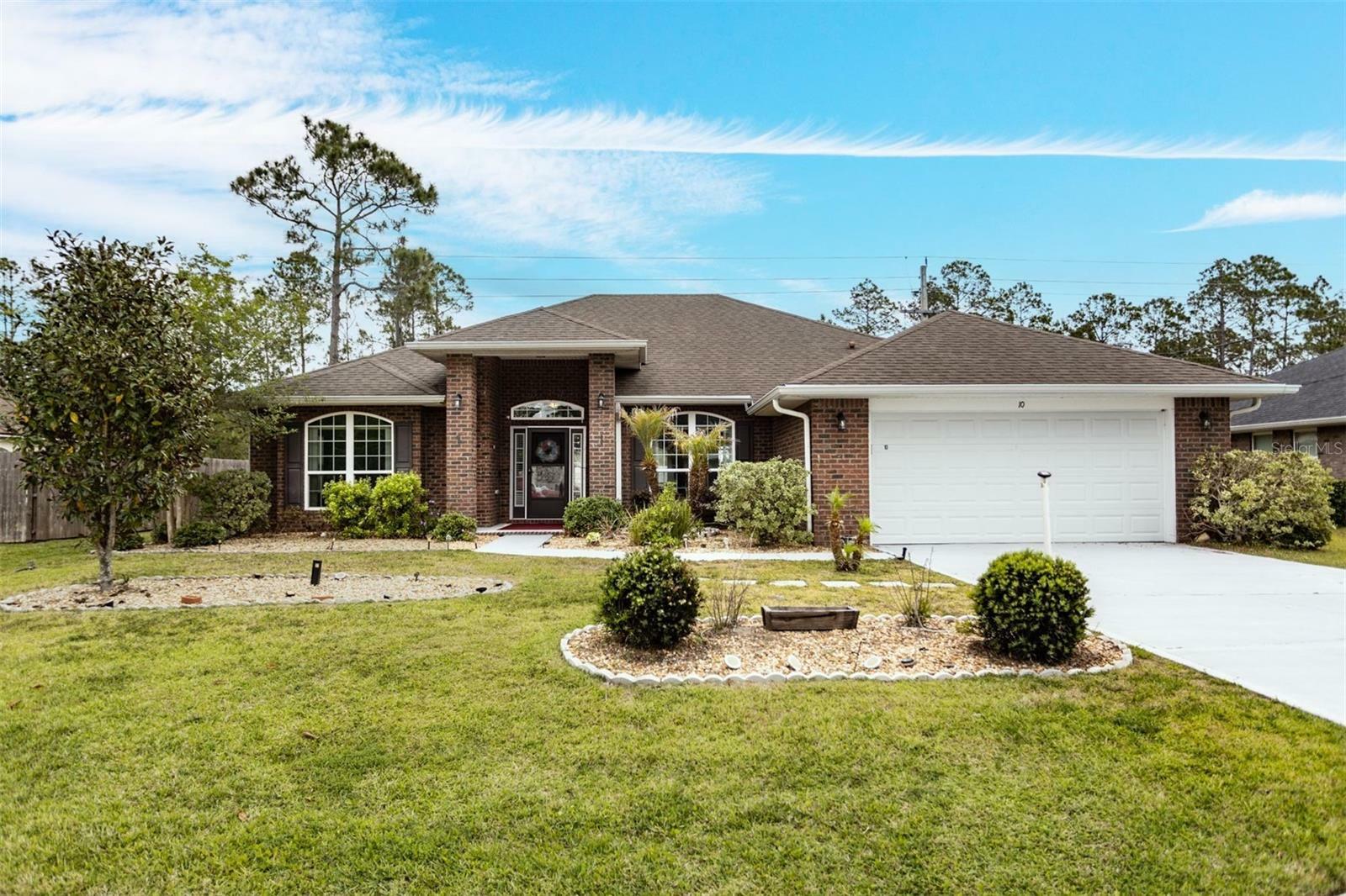 Property Photo: 10 Zorro Court FL 32164