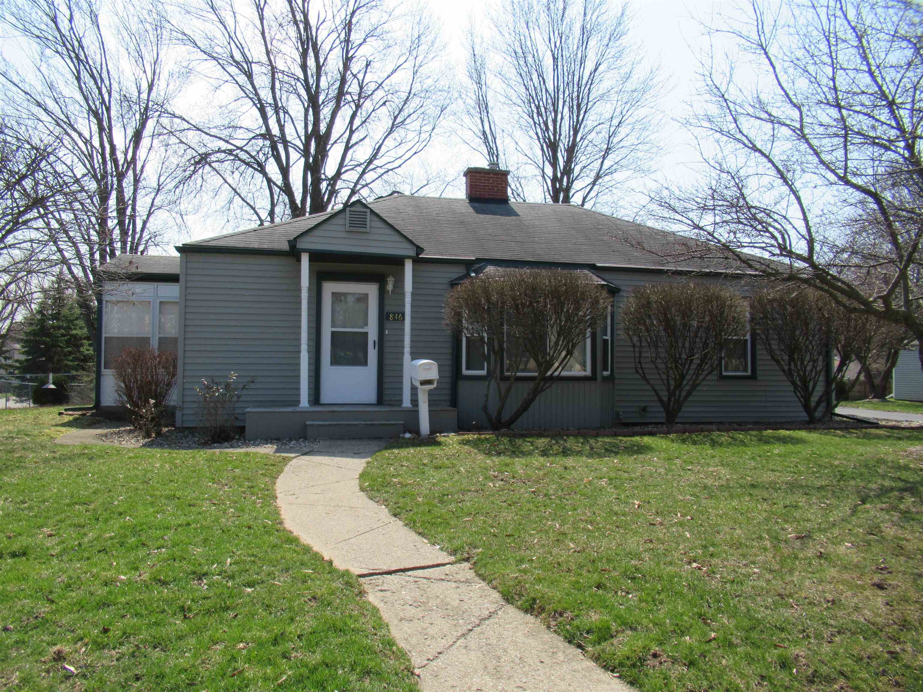 Property Photo:  846 Coutant St  MI 48433 