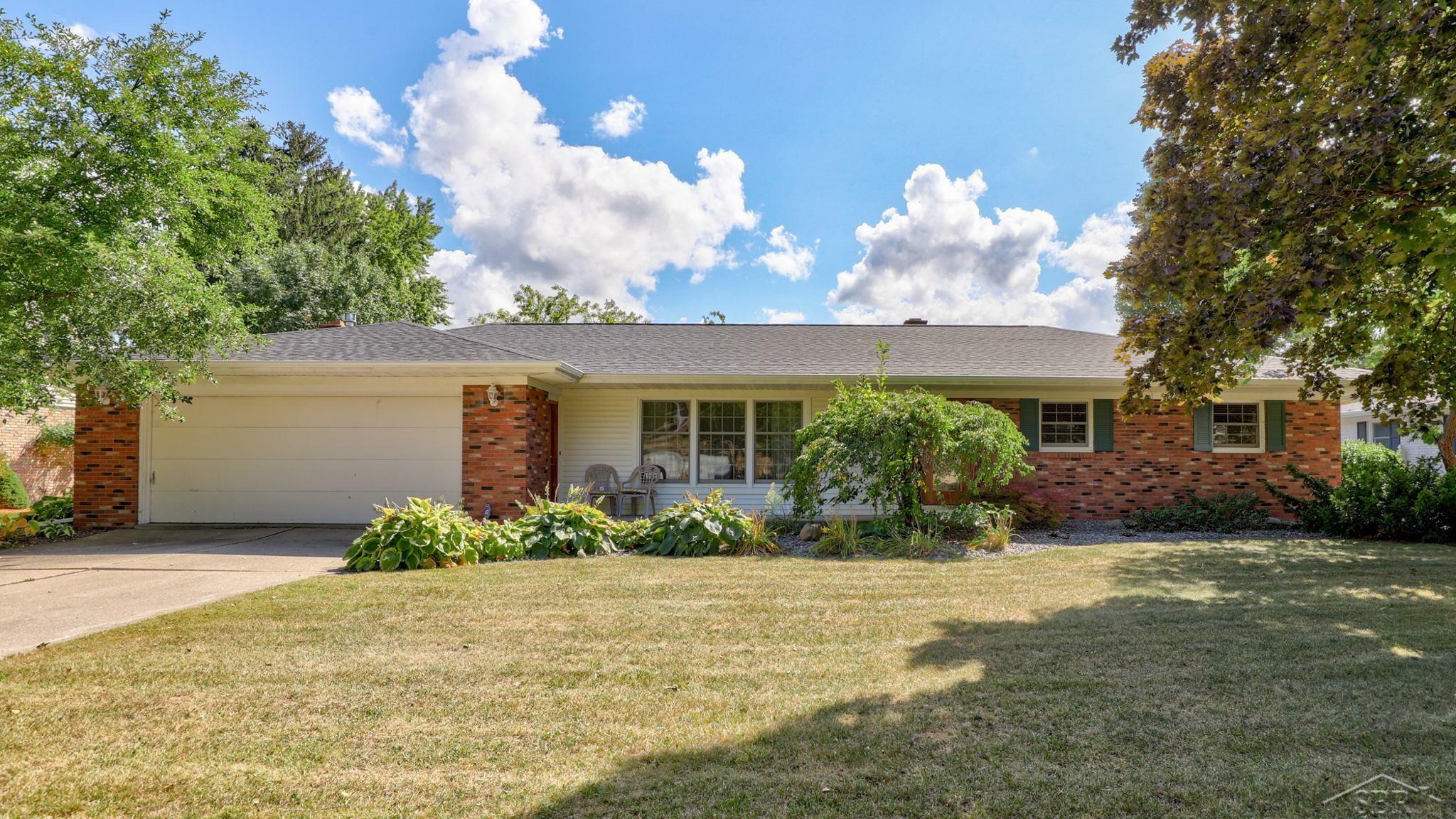 Property Photo:  921 Eastgate Dr  MI 48734 