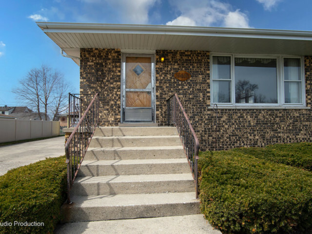 Property Photo: 11616 S Leamington Avenue IL 60803